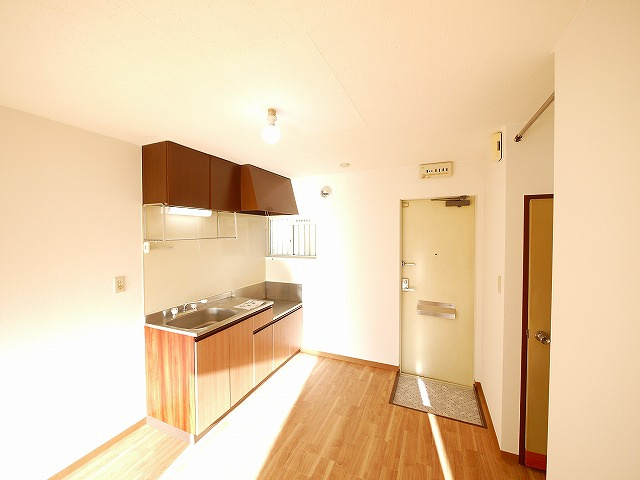 フォレストコート（左京）の居間・リビング