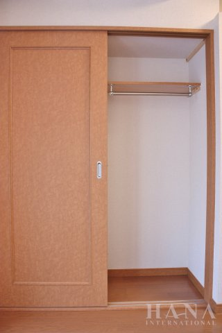 レオパレスシティパルつつじが丘の収納