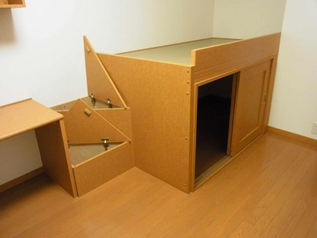 レオパレスシティパルつつじが丘の内装|同タイプの写真です。※１階のみフローリングとなります