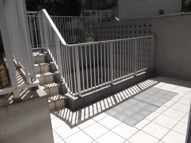 元住吉アートフラッツのバルコニー