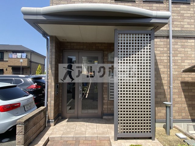 ルピナスC棟のエントランス