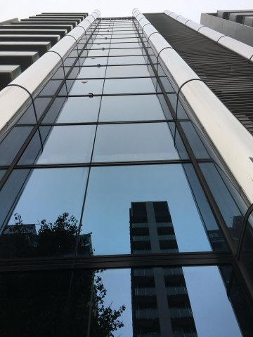 スワロータワーの外観