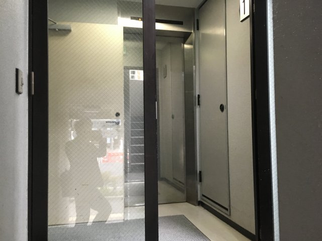 スワロータワーのエントランス