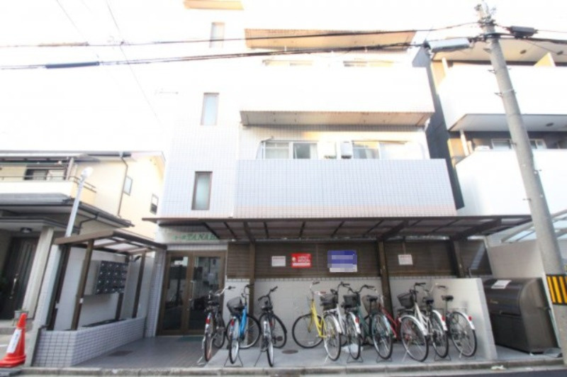 コーポタナベのエントランス