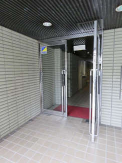 【エントランス】 | 落ち着いたエントランスです