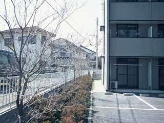 レオパレスフローラの駐車場