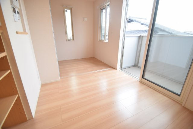 グリーンハイム東船橋の居間・リビング|使いやすいダイニングです