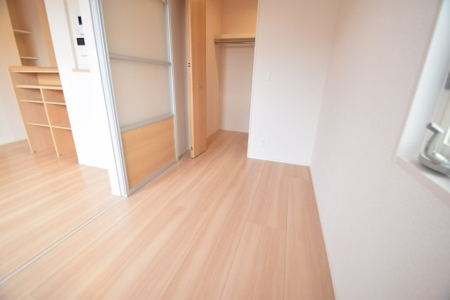 グリーンハイム東船橋の寝室|広くて明るい寝室