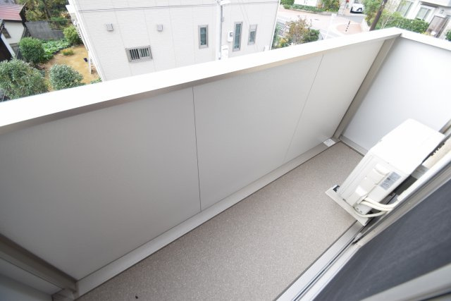 グリーンハイム東船橋のバルコニー|開放的で明るい空間を演出してくれるバルコニーです