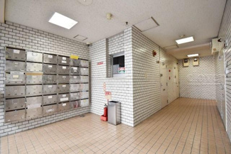 【エントランス】 | エントランスホール　集合ポスト