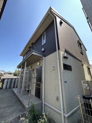 【外観】 | ニューハイツケンゴ | ペットOK♪猫ちゃんと一緒に暮らせる2階建てアパートです☆南武線「稲田堤」駅まで徒歩6分！京王相模原線「京王稲田堤」駅も徒歩10分！