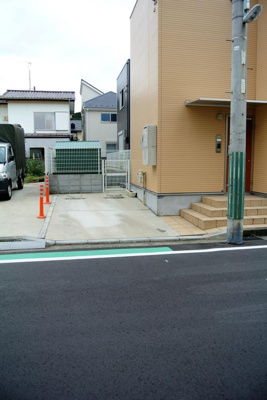 【駐車場】 | トレニアB | いつでも目の届く敷地内に駐車場を完備しています♪荷物がかさばりがちなお買物にも、車があると便利ですよね☆