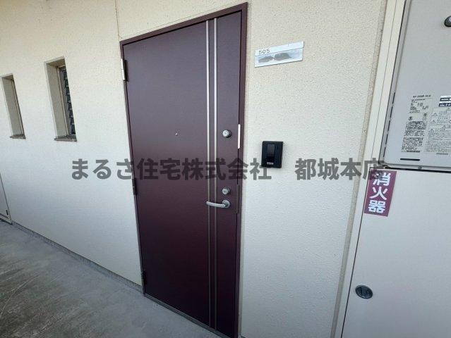 スカイコート大王の玄関