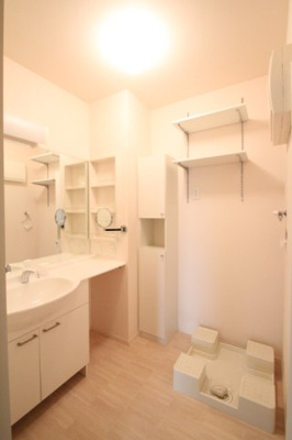 【洗面所】 | プライムコートC | 忙しい朝には欠かせない洗面所です