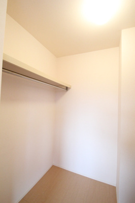 【収納】 | プライムコートC | ウォークインクローッゼット（別方向から撮影）