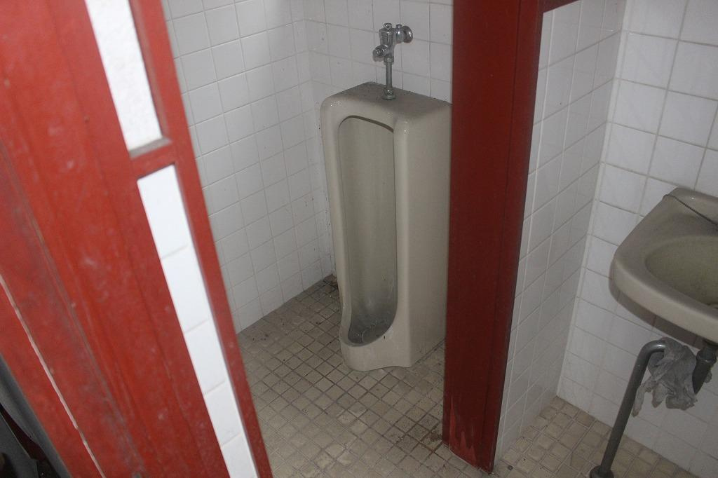 都城市前田町の店舗事務所のトイレ