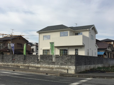 【外観】 | 蓮田市関山3丁目　土地広々62坪の南欧風新築住宅全1棟