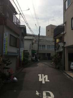 【前面道路含む現地写真】