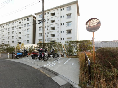 【その他共用部分】 | 洋光台南第2団地6-23号棟 | バイク置場