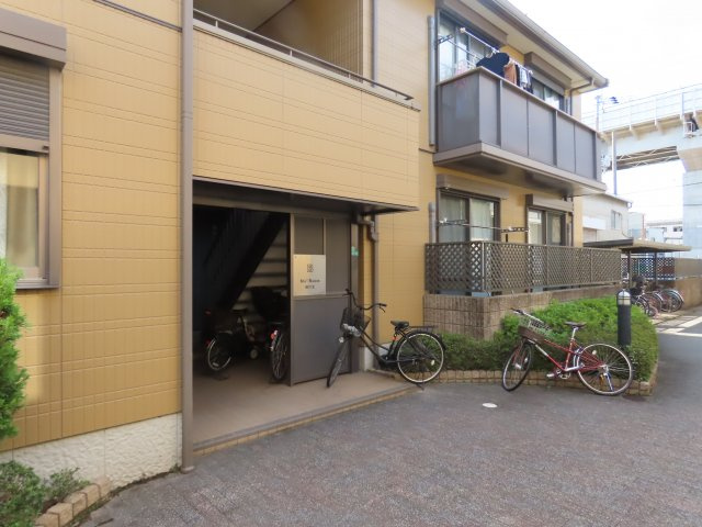 シャーメゾン田川北のエントランス