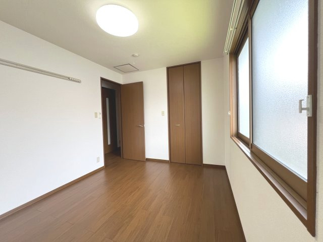 サンウィルモアの洋室|北側洋室6帖　照明付き