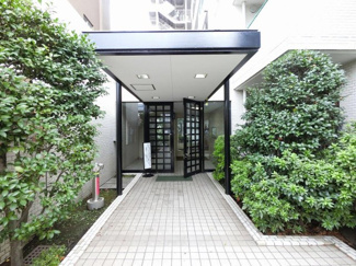 【エントランス】 | 京急本線「梅屋敷」駅徒歩1分の好立地！京急本線「大森町」駅徒歩8分！JR京浜東北・根岸線「蒲田」駅徒歩18分の3線3駅利用可能！