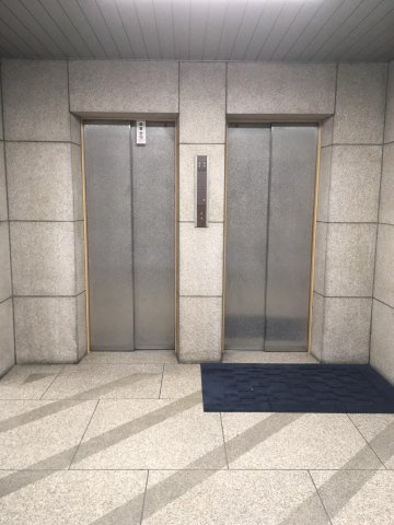 市橋ビルのエントランス