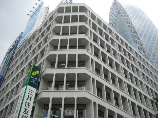 松岡セントラルビルの外観