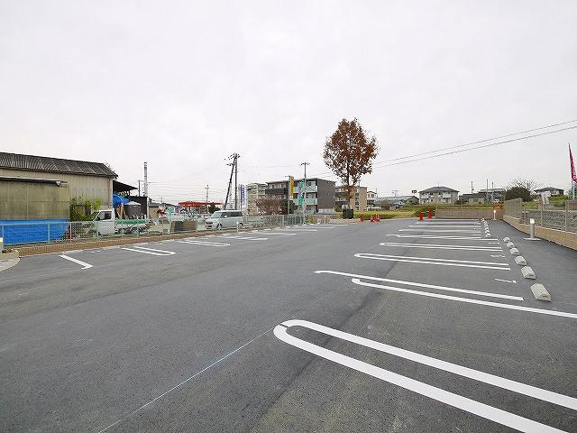 サングレイスの駐車場|広い駐車スペースはお車も止めやすいです