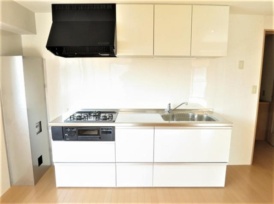 【キッチン】 | ホワイトハウス | ３口ガスコンロ付システムキッチン