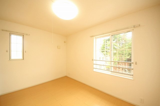 サンディーアＣ棟の寝室|使い勝手のいい寝室です
