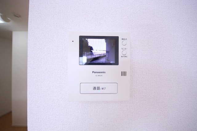 サンディーアＣ棟のセキュリティ|モニター付きインターホンです