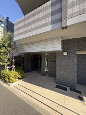 【エントランス】 | オープンレジデンシア文京本駒込 | 月額管理料無料！賃貸管理はアブレイズパートナーズにお任せを！