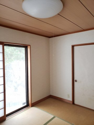 【和室】 | 岩美郡岩美町宇治中古戸建て | リビングと続きの小上がりの和室です