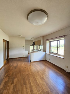 【居間・リビング】 | 岩美郡岩美町宇治中古戸建て