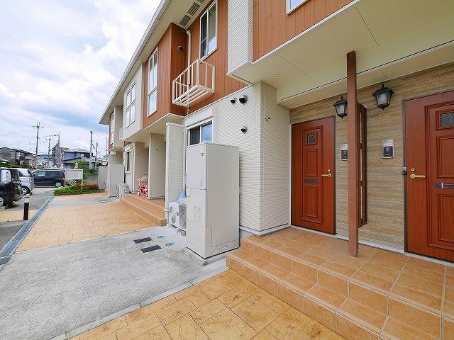 サンシャインヴィレッジ桜井　Ａのその他共用部分|ゆとりのあるエントランスです