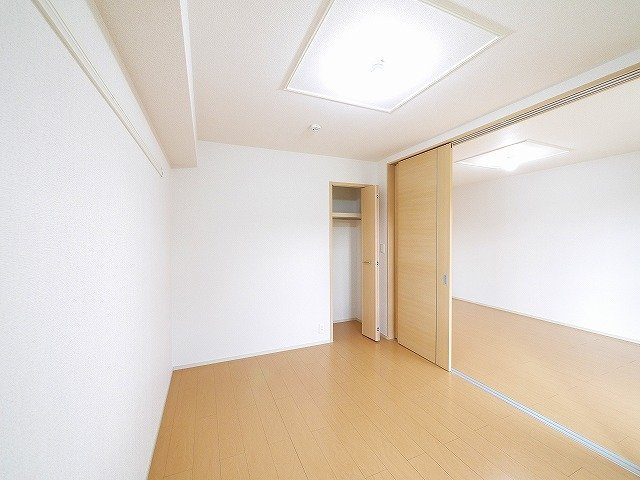 サンシャインヴィレッジ桜井　Ａの洋室|広々とした洋室です