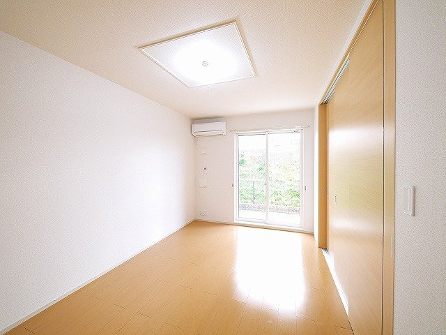 サンシャインヴィレッジ桜井　Ａの居間・リビング|おしゃれなリビングです