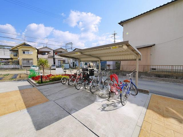 サンシャインヴィレッジ桜井　Ａのその他共用部分|快適に出入りができる駐輪場