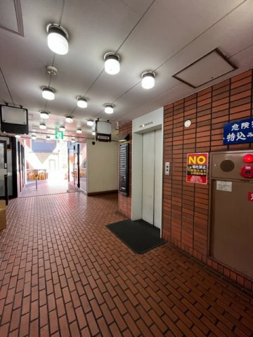 赤坂フローラルプラザのロビー