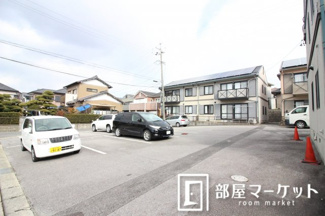 【駐車場】