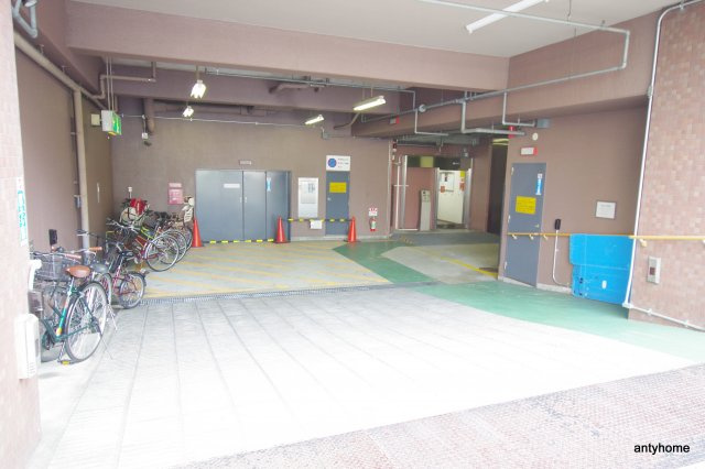 ルイシャトレ中之島　仲介手数料無料の駐車場