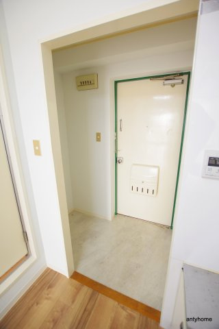 メゾンベルクレール中津　仲介手数料無料の玄関