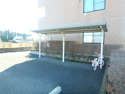 【その他】 | ピュアライフエムＡ棟 | 屋根付きの自転車置き場