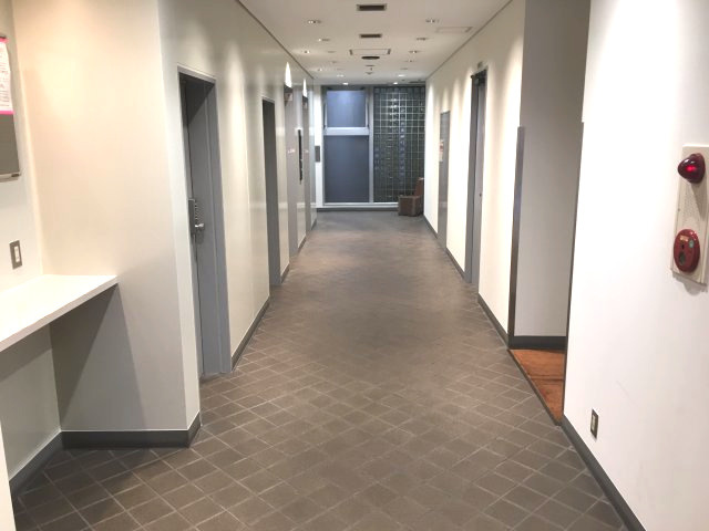 内神田DNKビルのエントランス