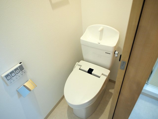 Fメゾン東粉浜のトイレ