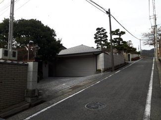 【前面道路含む現地写真】