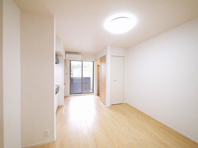 パレ・ソールの居間・リビング|収納付きのお部屋は初期費用が抑えられます