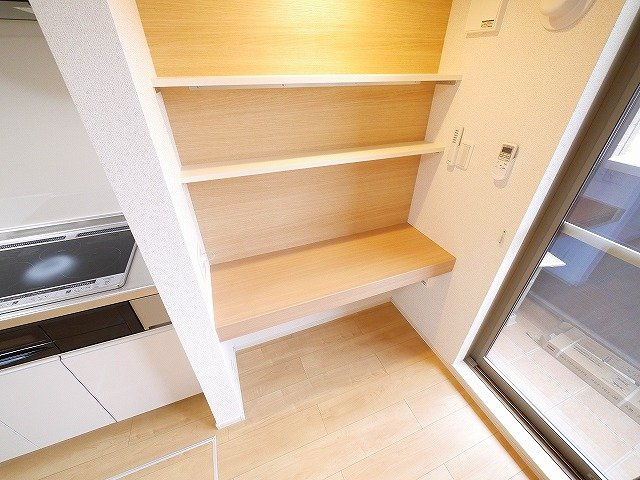 パレ・ソールのその他|小物などを飾るのもおしゃれな収納棚です