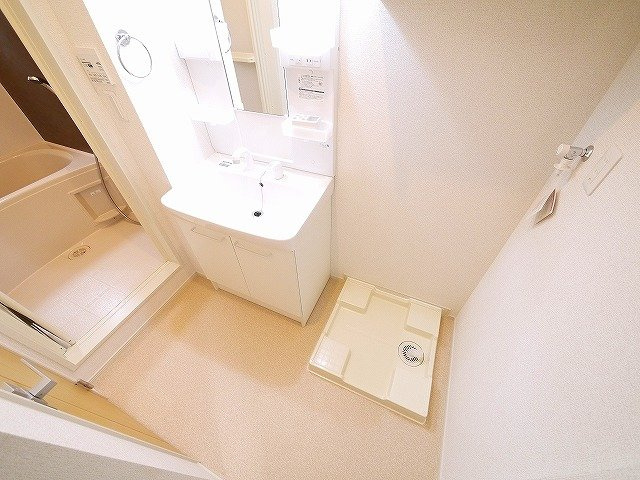 パレ・ソールの洗面所|室内に洗濯機が置けます